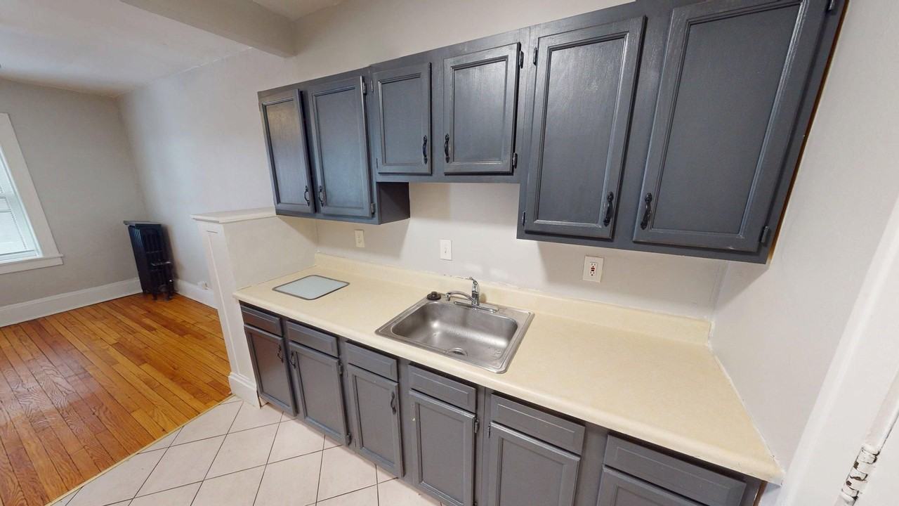 Derbyshire Apartments - Photo 4 of 13