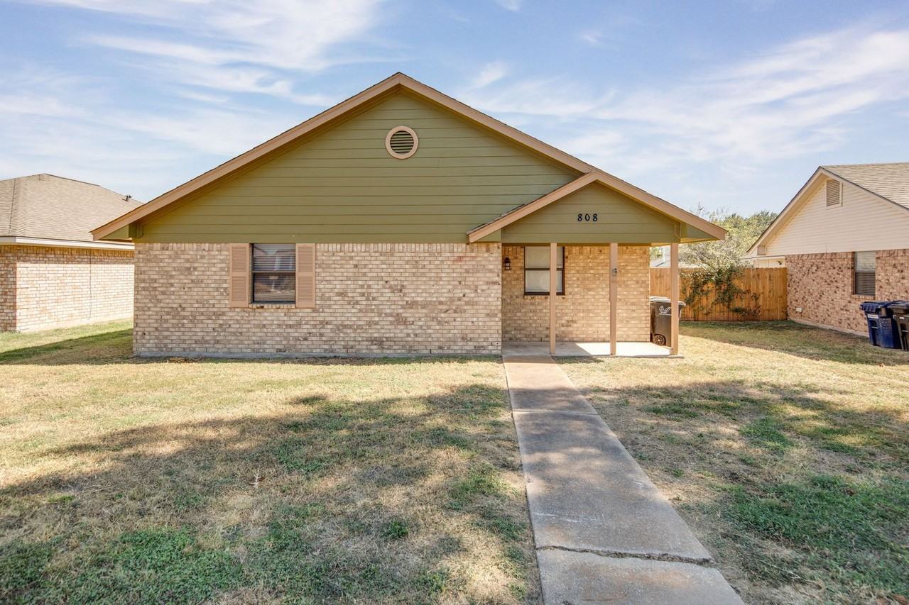808 Camellia Ct