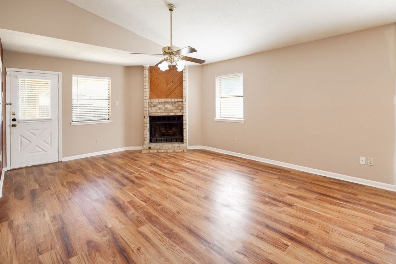 808 Camellia Ct - Photo 4 of 21