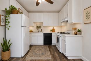 215 S Lincoln Ave - Photo 1 of 1