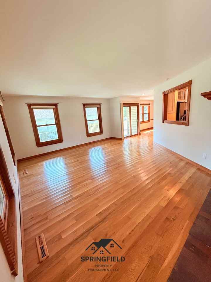 1182 E Evans St - Photo 2 of 32