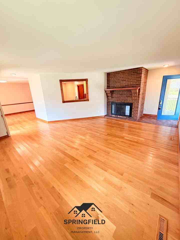 1182 E Evans St - Photo 3 of 32