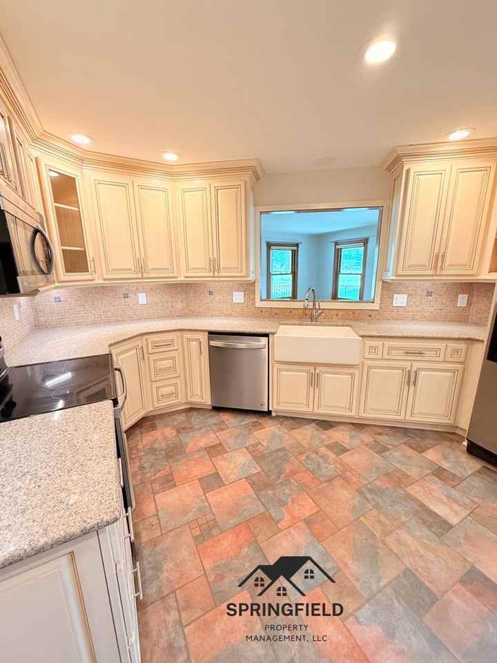 1182 E Evans St - Photo 4 of 32