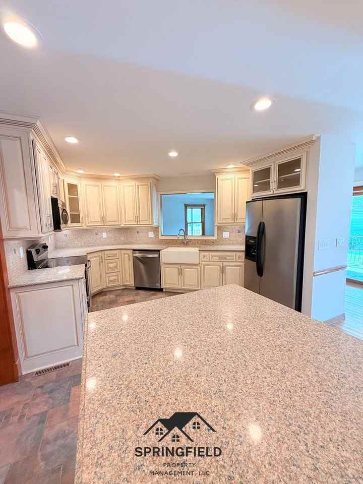 1182 E Evans St - Photo 3 of 32