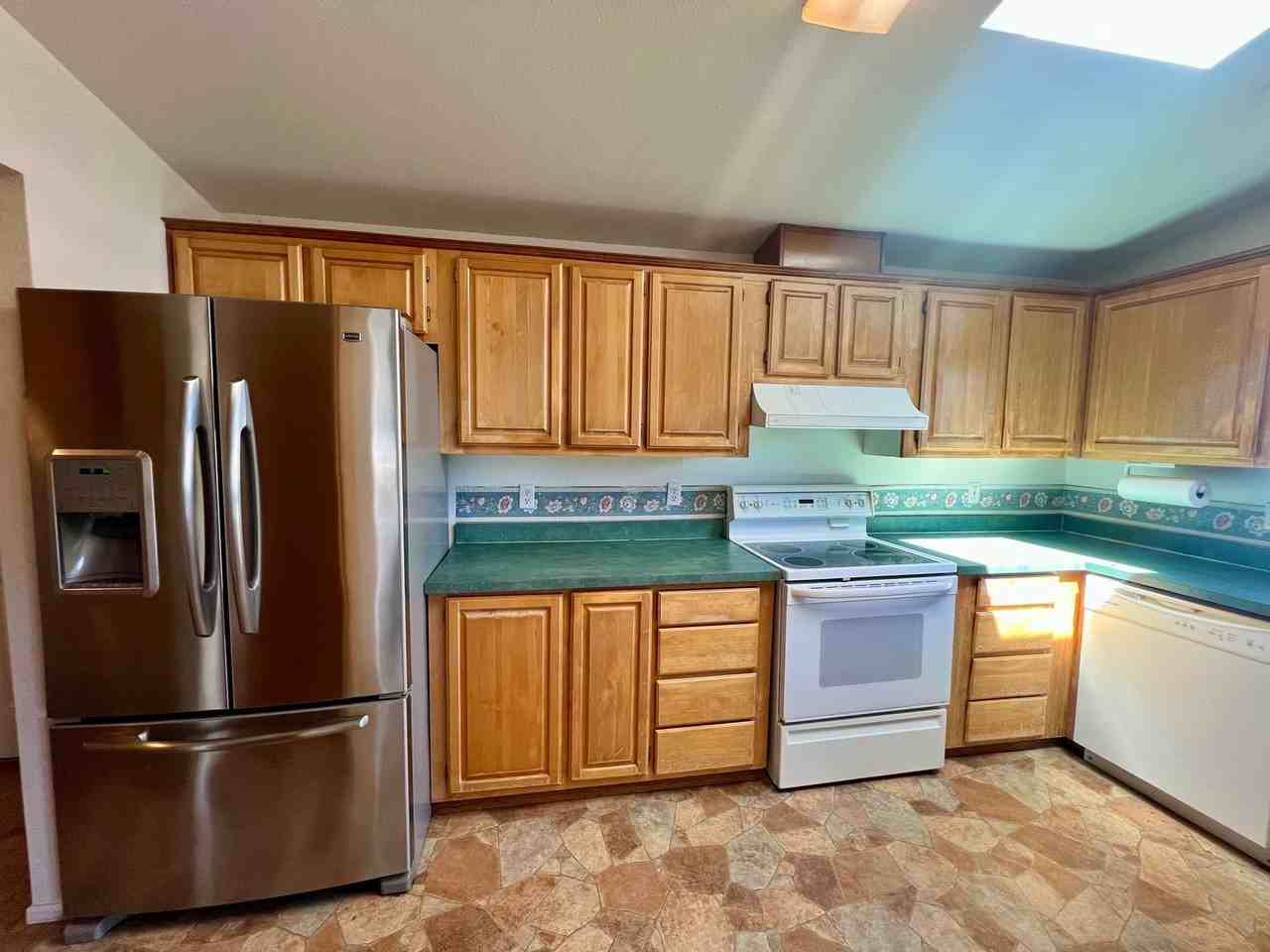 2054 Marion St - Photo 4 of 14
