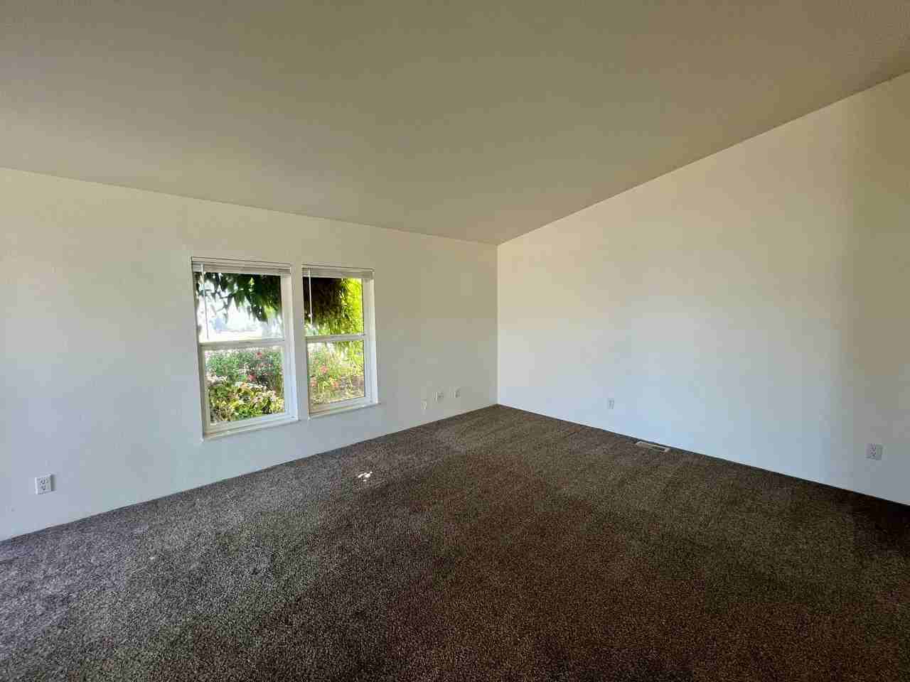 2054 Marion St - Photo 7 of 14