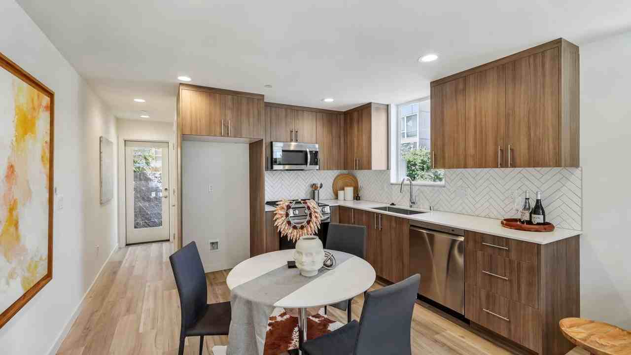 2826 S Walden St - Photo 7 of 20