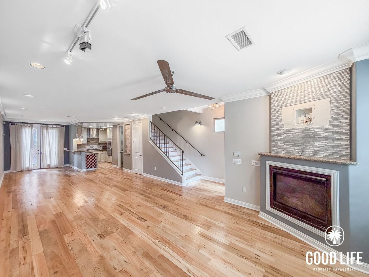 3947 Sequoia St - Photo 2 of 28