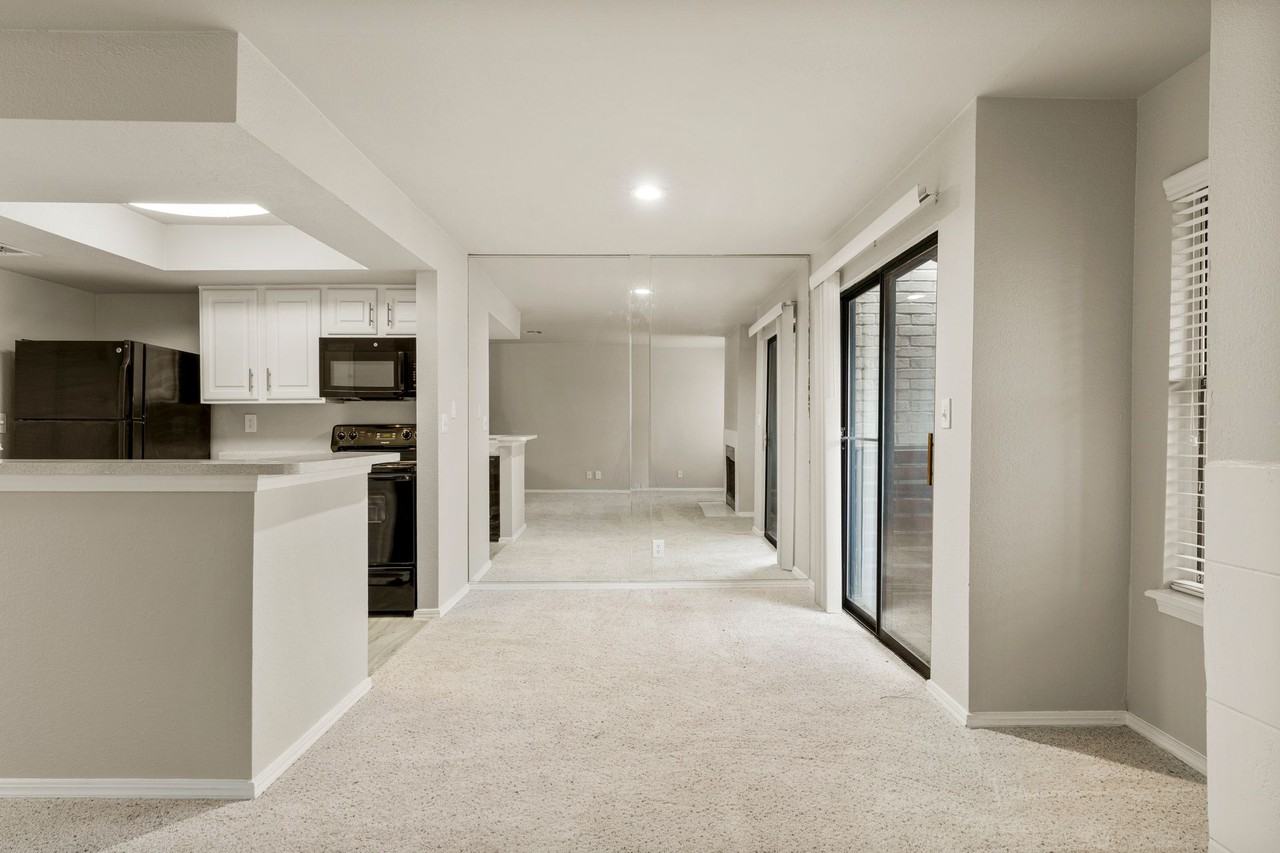 Waterside Apartments Tulsa - Photo 7 of 34
