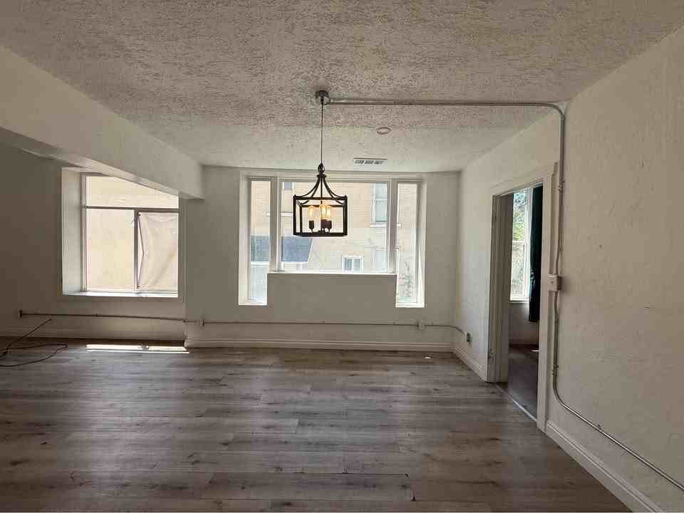 2557 Adams Ave #1A - Photo 4 of 15