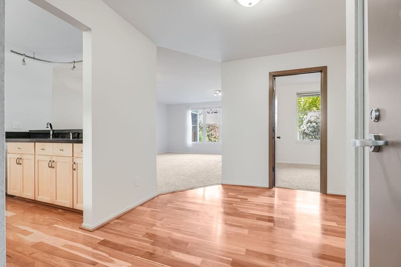 0205 Sw Montgomery St - Photo 4 of 50