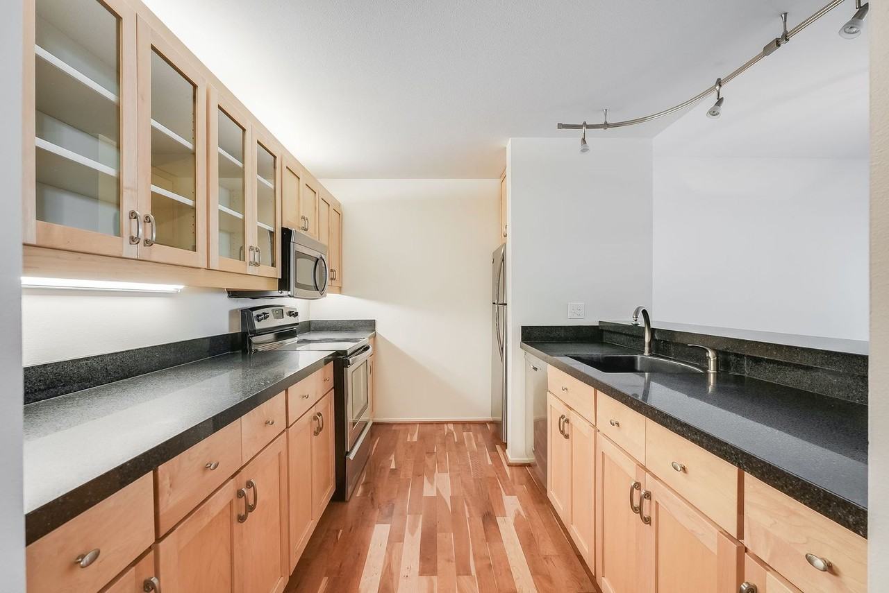 0205 Sw Montgomery St - Photo 5 of 50