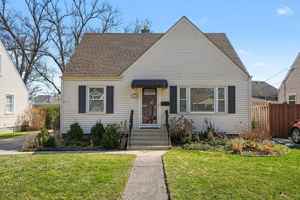 featured image of 995 S Swain Ave