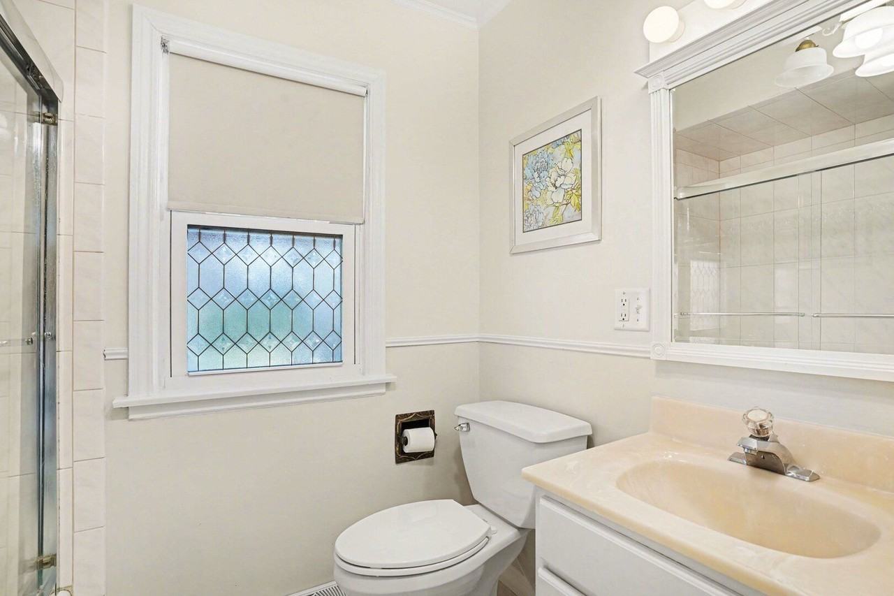 995 S Swain Ave - Photo 6 of 17