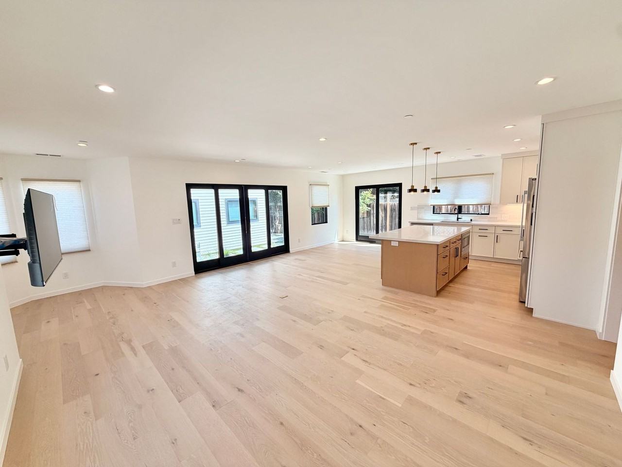 406 S Sunnyvale Ave - Photo 3 of 19