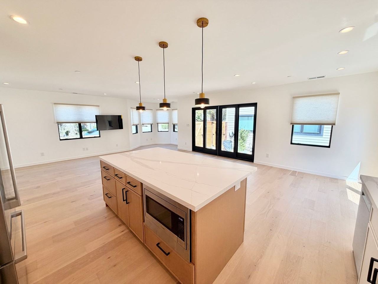 406 S Sunnyvale Ave - Photo 5 of 19