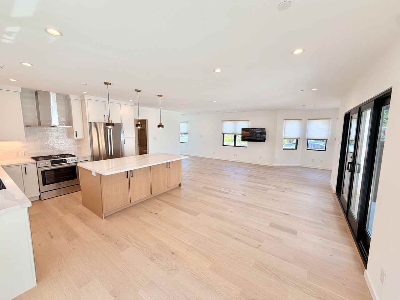 406 S Sunnyvale Ave - Photo 6 of 19