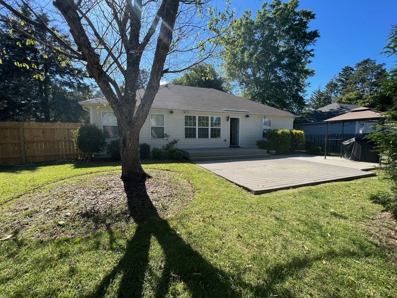 305 Woodgreen Dr #1 - Photo 4 of 20
