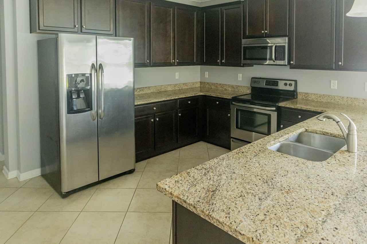 10104 Bedford Lakes Ct #1 - Photo 3 of 25