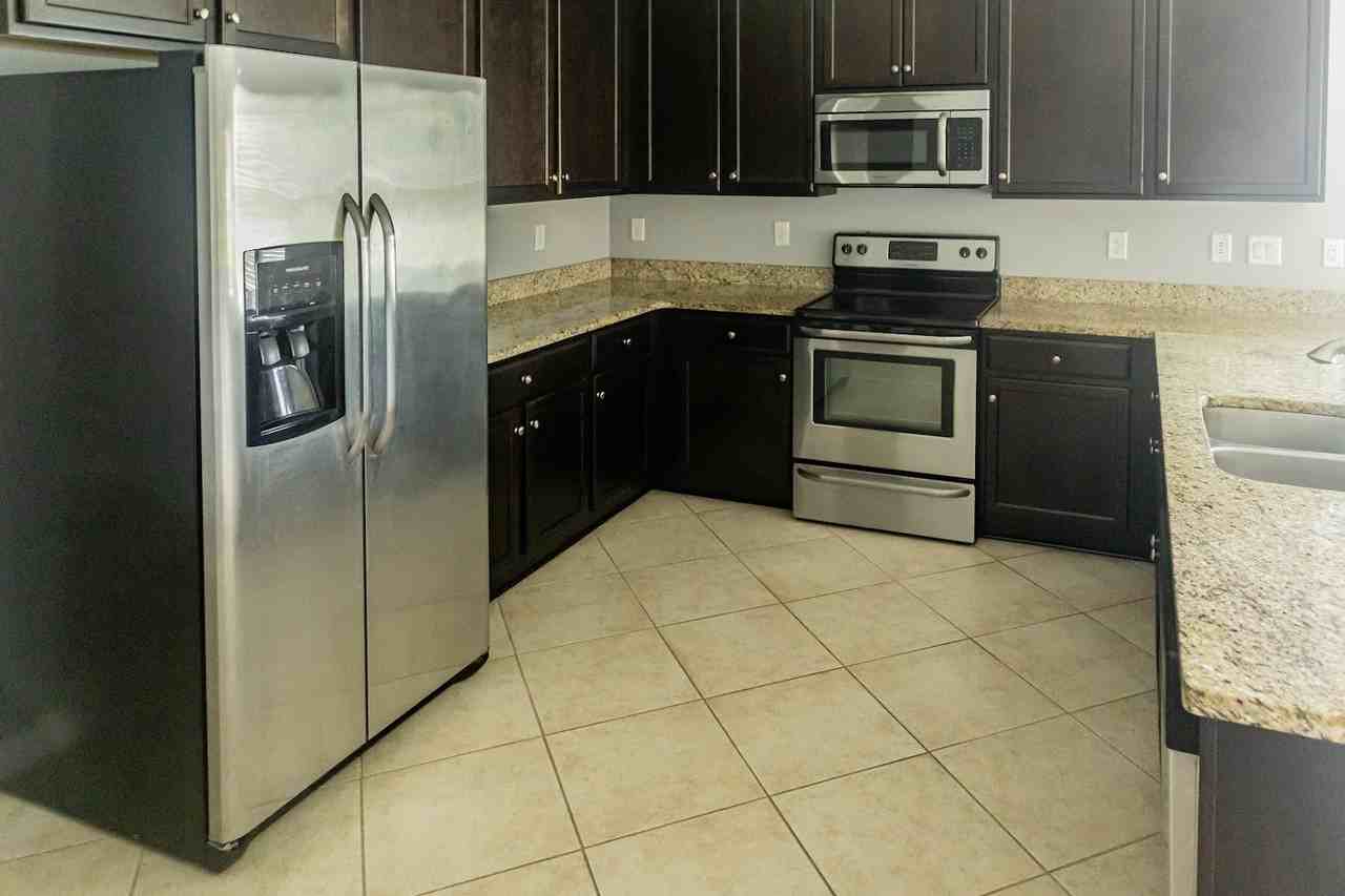10104 Bedford Lakes Ct #1 - Photo 5 of 25
