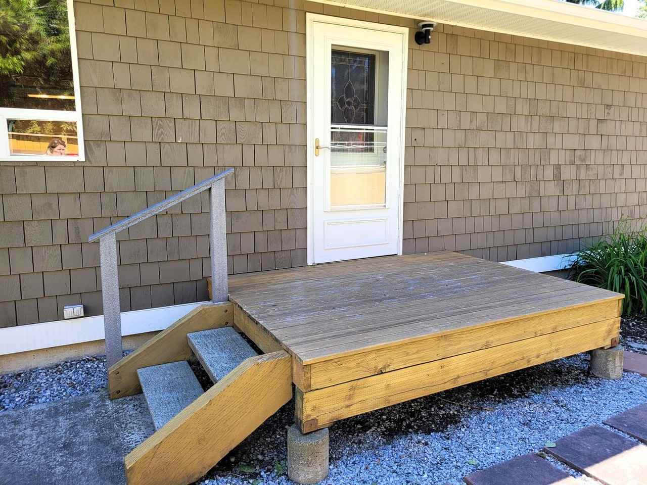 625 1/2 Marine Dr - Photo 3 of 24