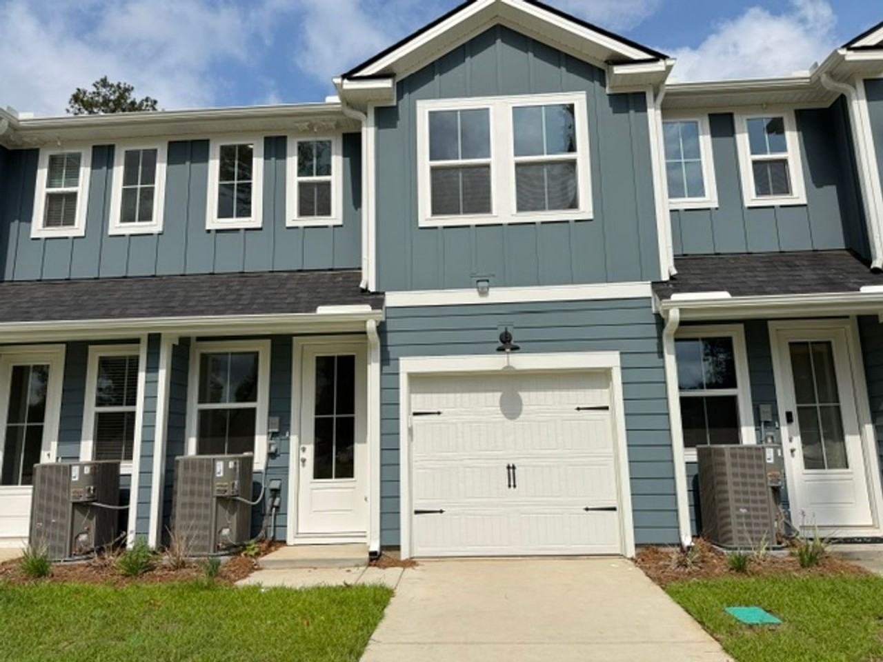 463 Martins Creek Blvd - Photo 2 of 22