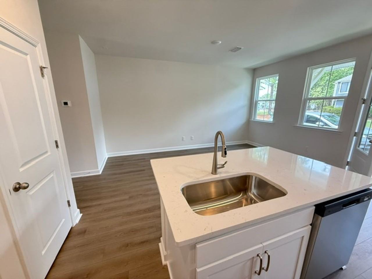 463 Martins Creek Blvd - Photo 4 of 22