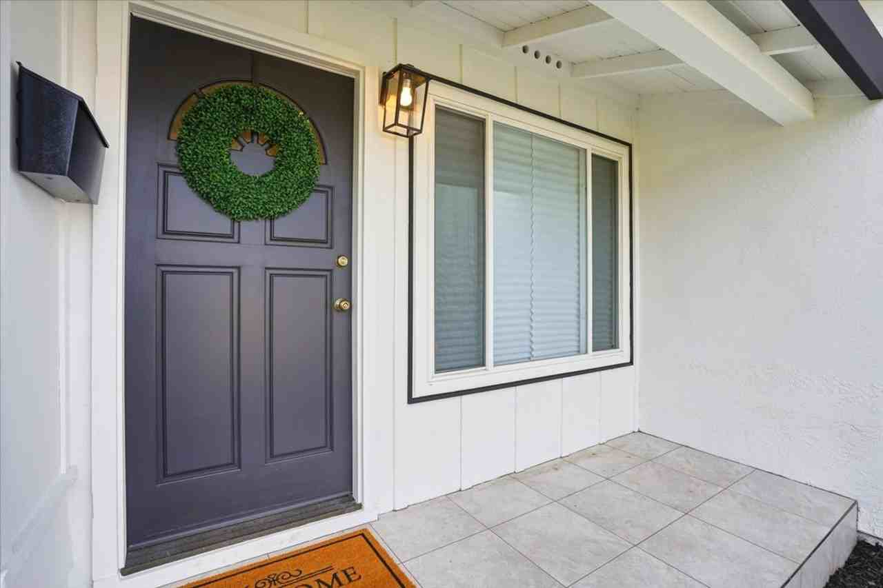 1630 Nicholas Dr - Photo 2 of 22