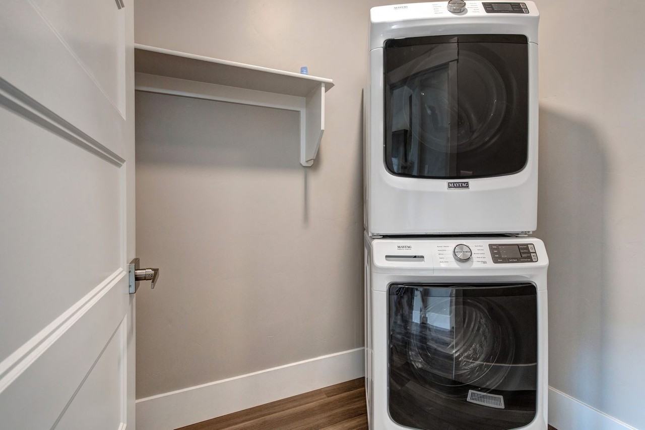 11091 N Shoreline Dr - Photo 4 of 35