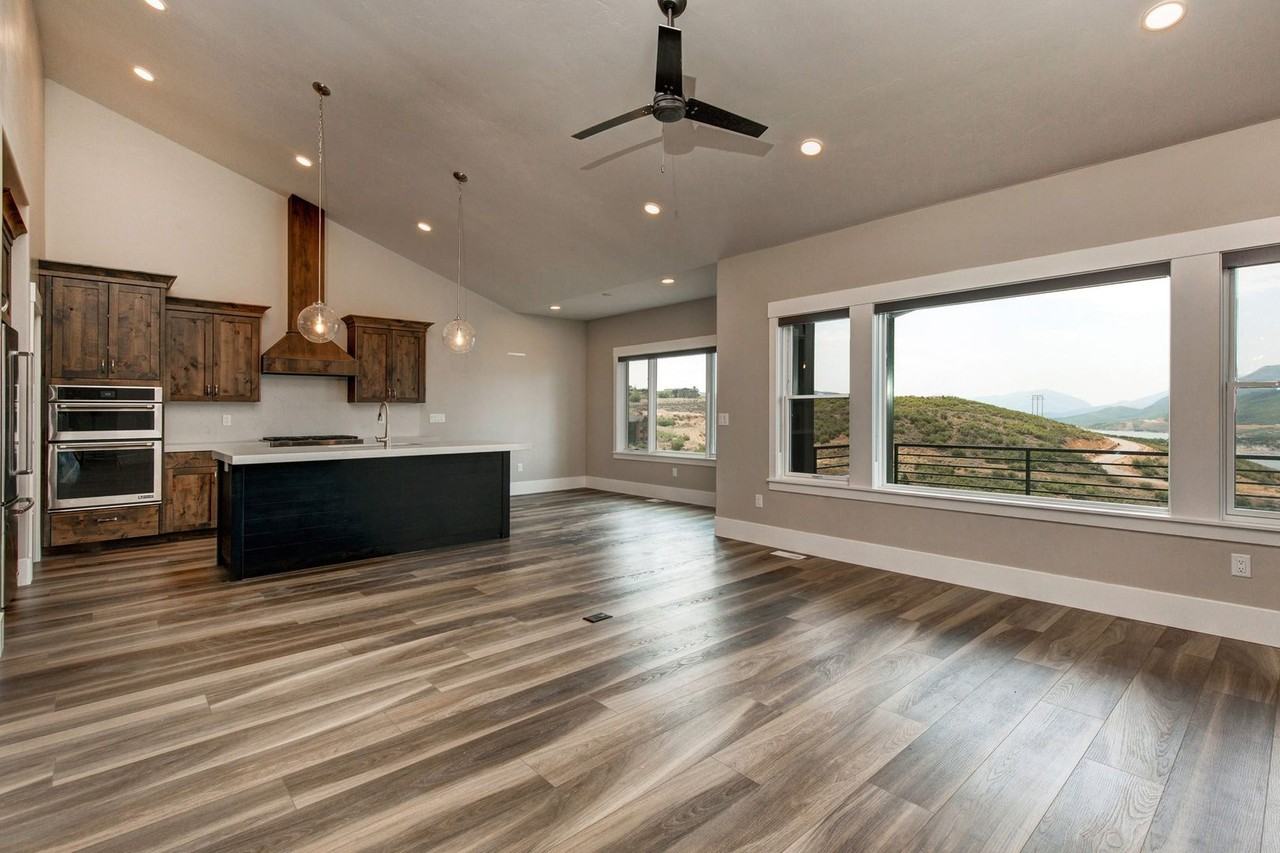 11091 N Shoreline Dr - Photo 5 of 35