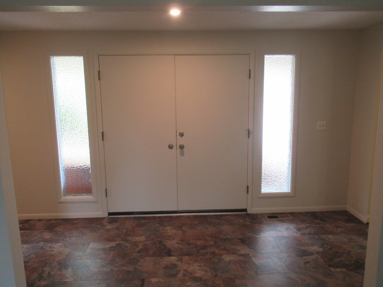 450 Lori Ave Se - Photo 5 of 29