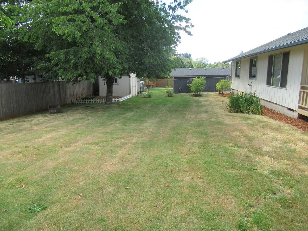 450 Lori Ave Se - Photo 6 of 29