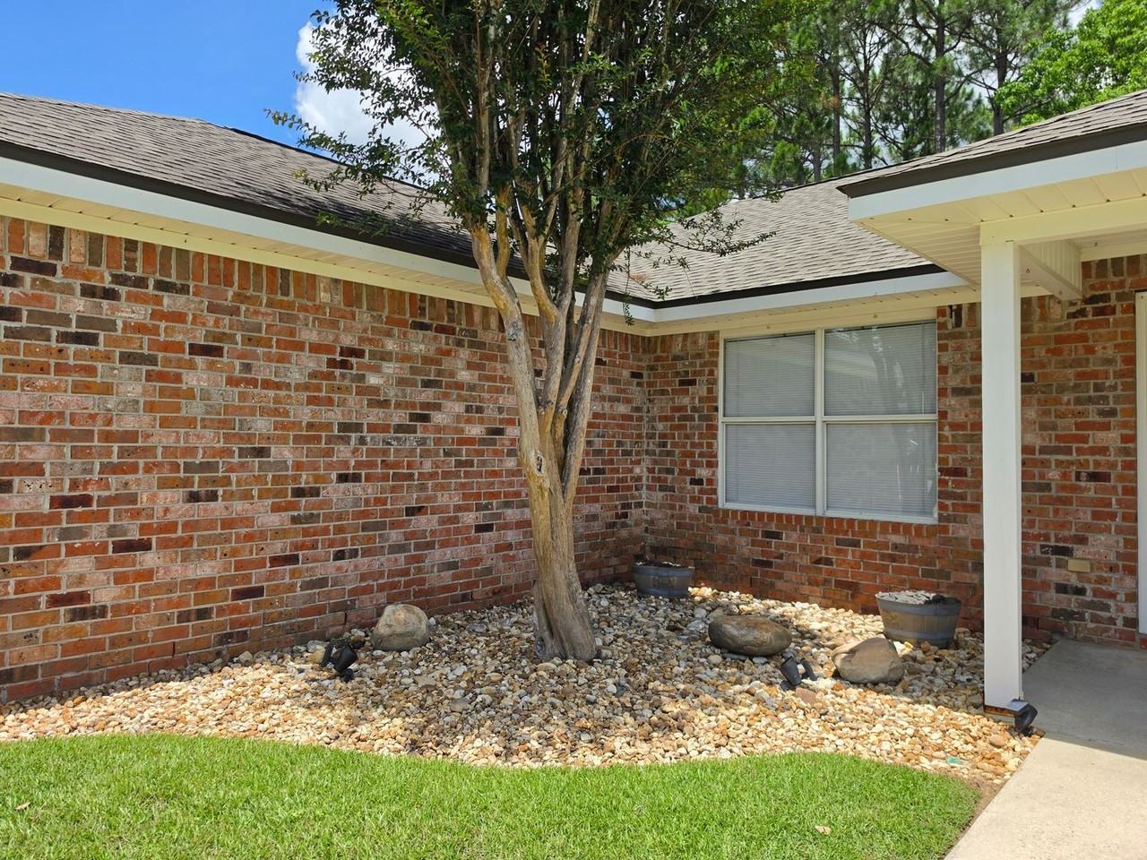 24381 Sailfish Ln - Photo 2 of 33