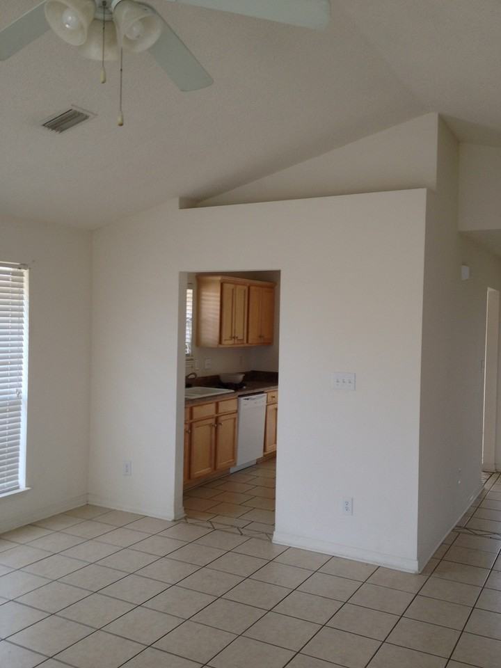 2704 Hampton Park Cir - Photo 3 of 18