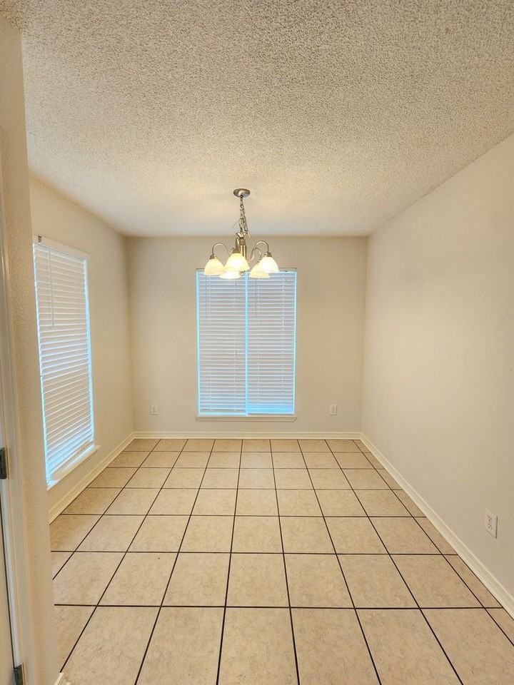 2704 Hampton Park Cir - Photo 7 of 18
