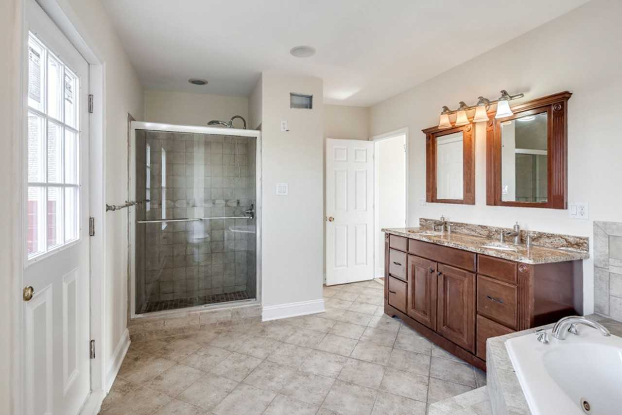 1247 S 19th St - Photo 5 of 20