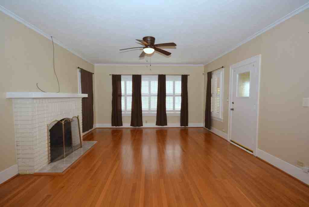 3027 Amherst St - Photo 3 of 20
