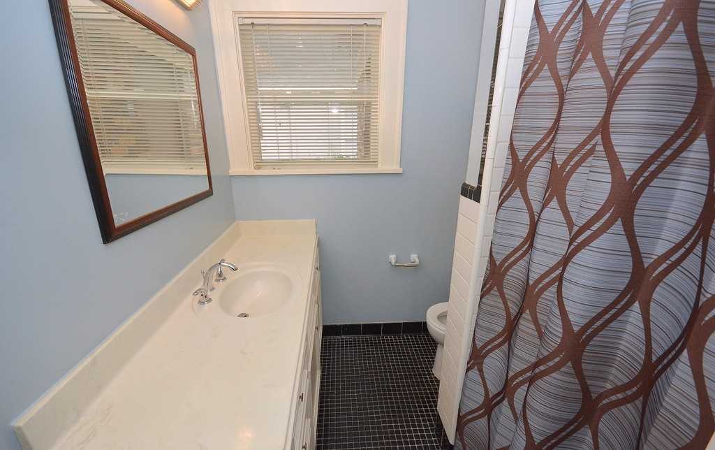 3027 Amherst St - Photo 7 of 20