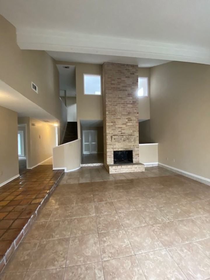 2710 Quail Creek Dr - Photo 2 of 13