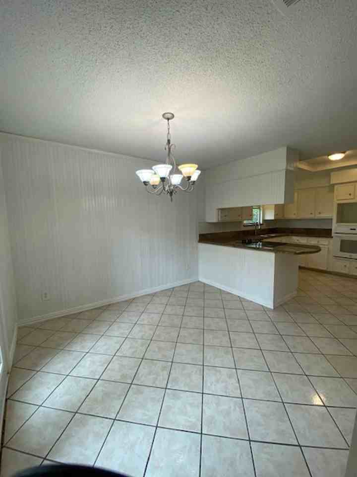 2710 Quail Creek Dr - Photo 5 of 13