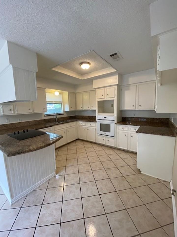 2710 Quail Creek Dr - Photo 6 of 13
