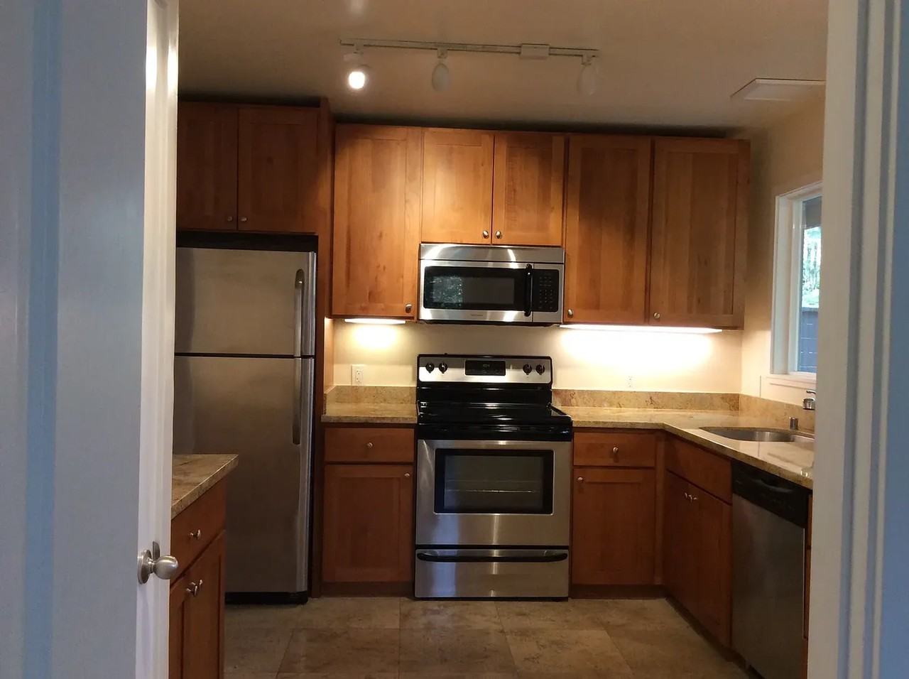 10 Ash Ave - Photo 2 of 21