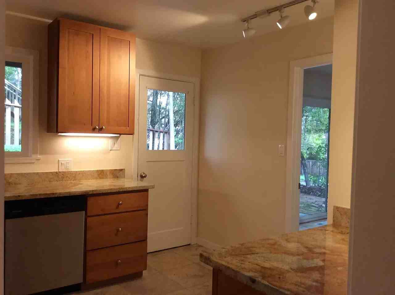 10 Ash Ave - Photo 3 of 21