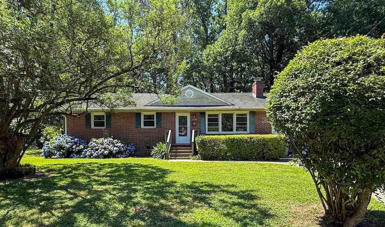 23 Green Ct - Photo 2 of 18