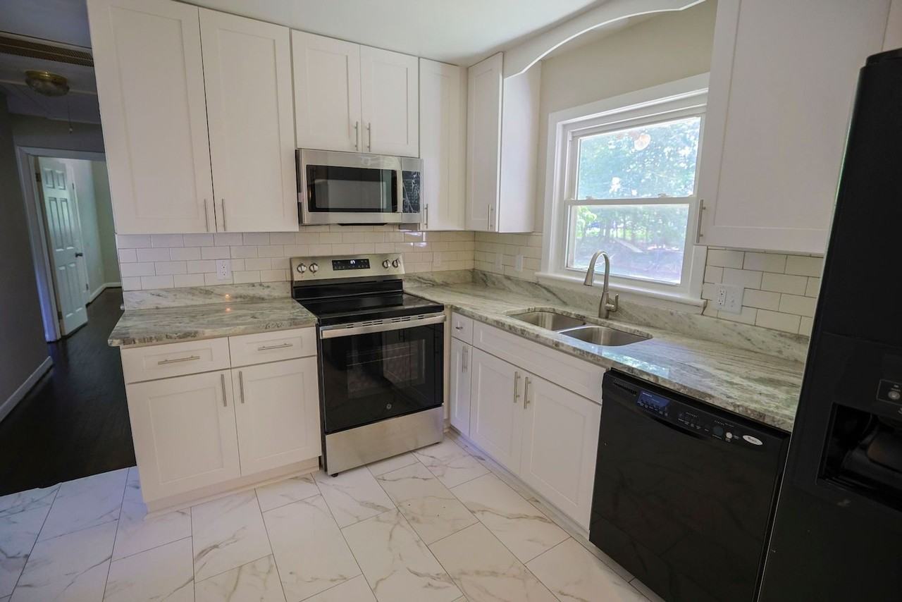 23 Green Ct - Photo 4 of 18