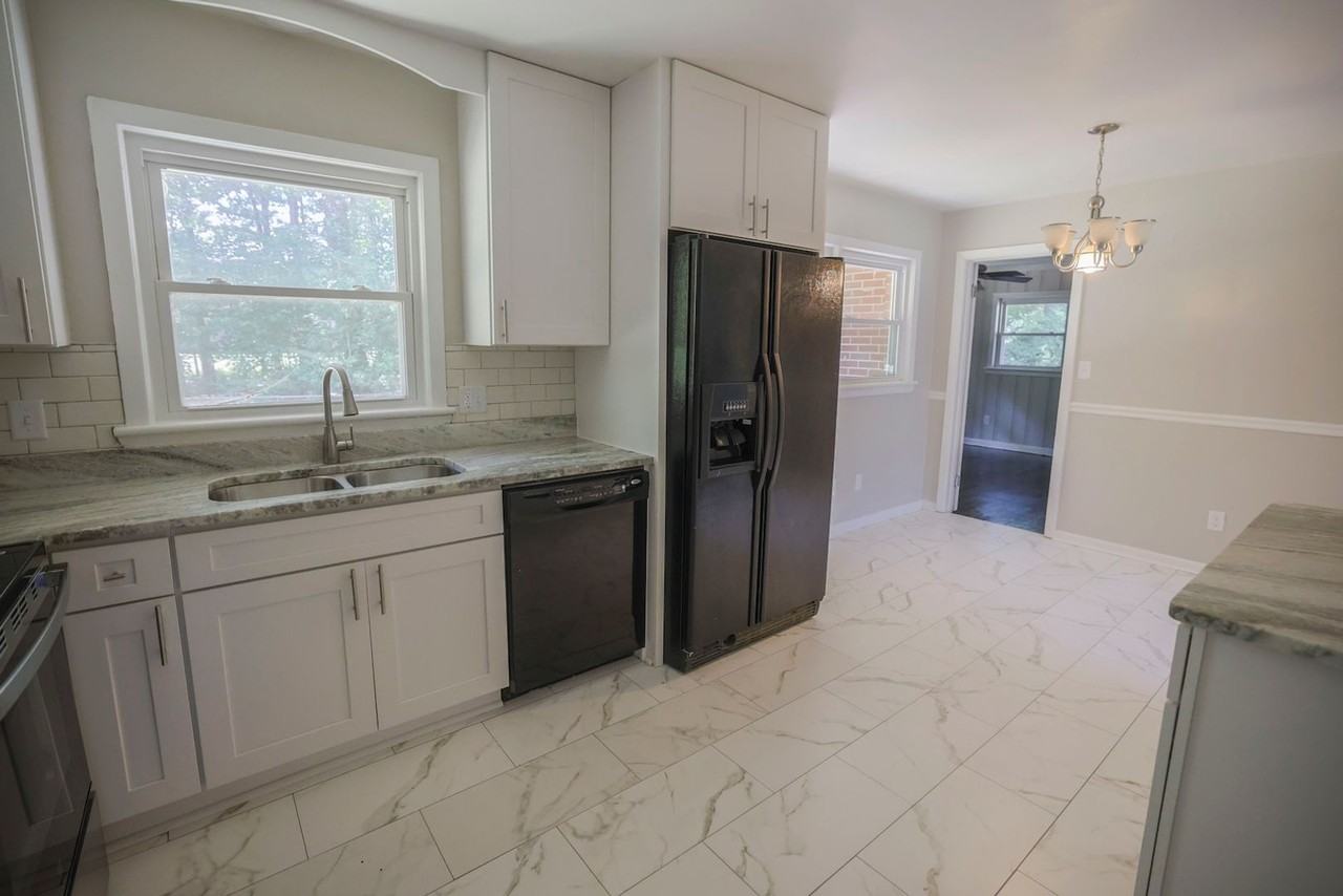 23 Green Ct - Photo 5 of 18