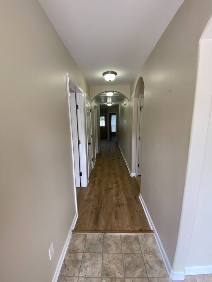 2807 Southwood Ln - Photo 2 of 24