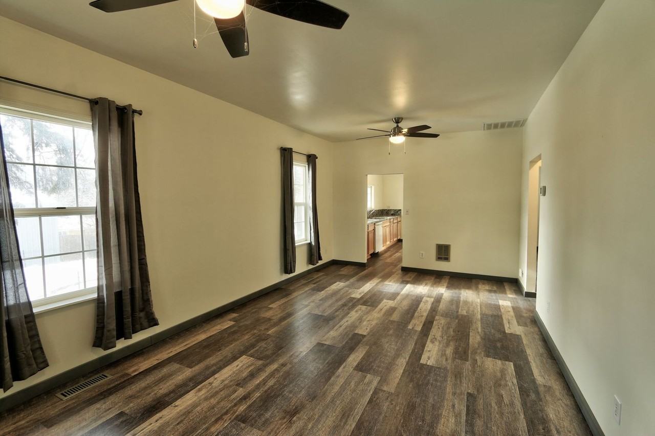 2232 Kiln St - Photo 2 of 20