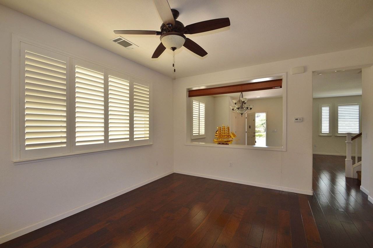 2540 Lakeport Dr - Photo 4 of 8