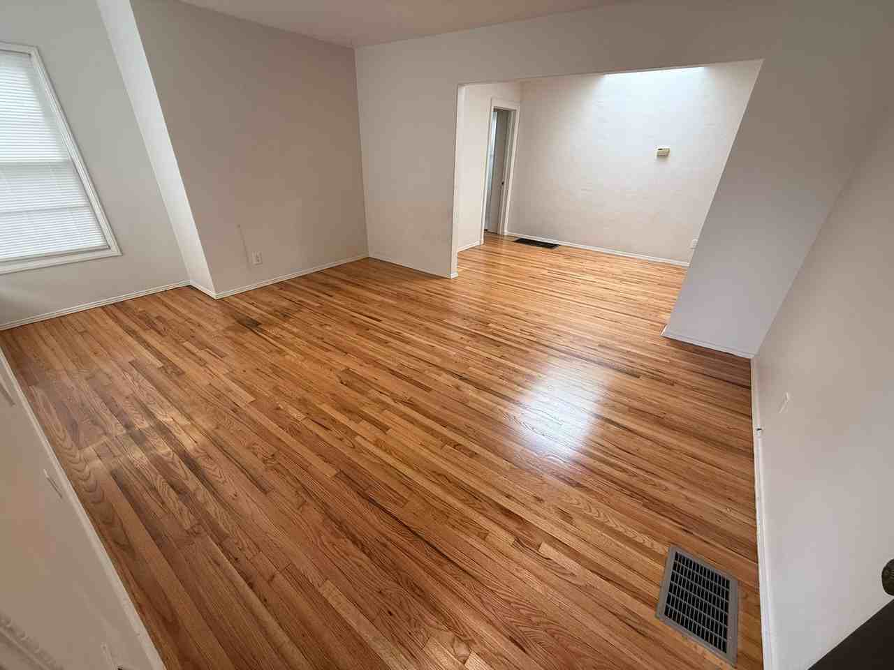 4334 60th St - Photo 2 of 17